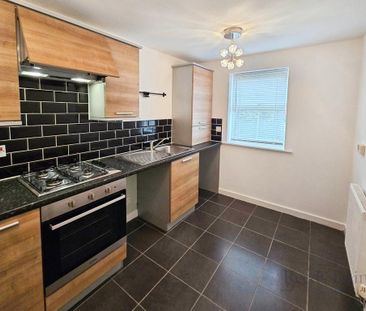 2 bedroom semi-detached house to rent - Photo 5