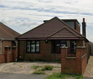 2 bedroom Detached bungalow to rent - Photo 4