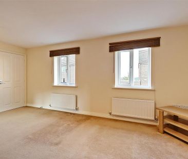 2 bedroom maisonette to rent - Photo 2