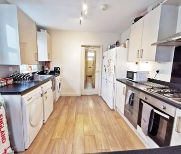 1 bedroom in a house share to rent - Photo 6