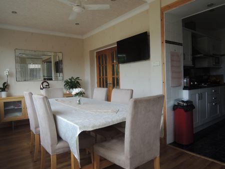 3 bedroom semi-detached house to rent - Photo 5