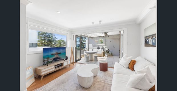 STUNNING VIEWS, GREAT LOCATION - Photo 1