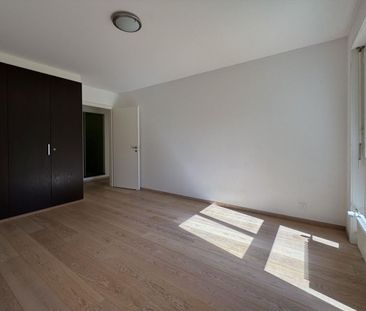 Elegant 4.5-room apartment with terrace and exceptional lake view - Photo 4