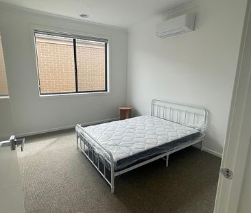 Prime Rental Opportunity: Spacious 4-Bedroom Property at 14 Martland Street, Lucas - Only $600 per Week! - Photo 2