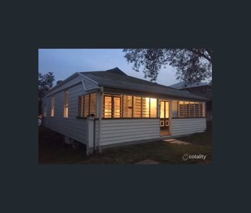 2 BEDROOM HOME - CLOSE TO TOWN - Photo 6