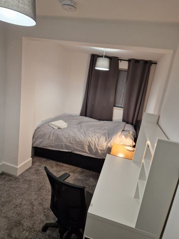 Room in a Shared House, Bishopthorpe Lane, BS10 - Photo 2