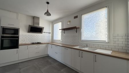 Location Appartement 5 pièces 107m² CHATOU 78400 - Photo 3