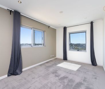 East Perth - Photo 4