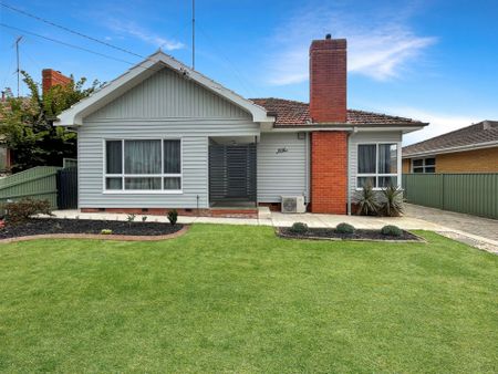 1016 Norman Street, Wendouree - Photo 2