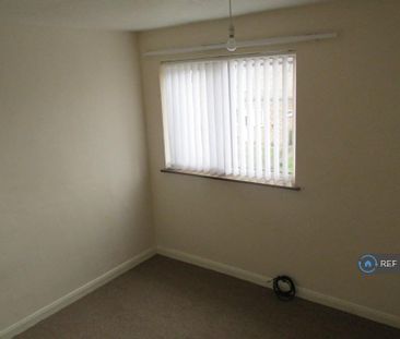 3 bedroom end of terrace house to rent - Photo 4