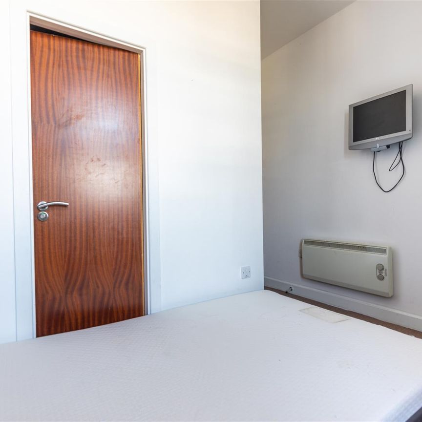 2 bed apartment to rent in Northumberland Street, Newcastle Upon Tyne, NE1 - Photo 1