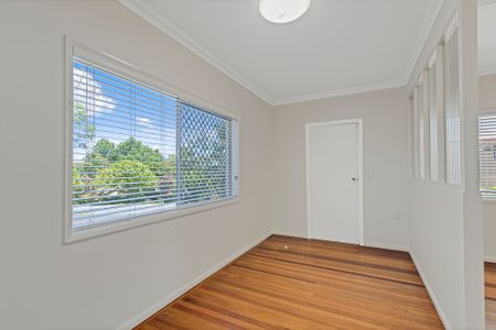 Freshly Renovated Ground-Floor Gem in the Heart of Nambour - Photo 4