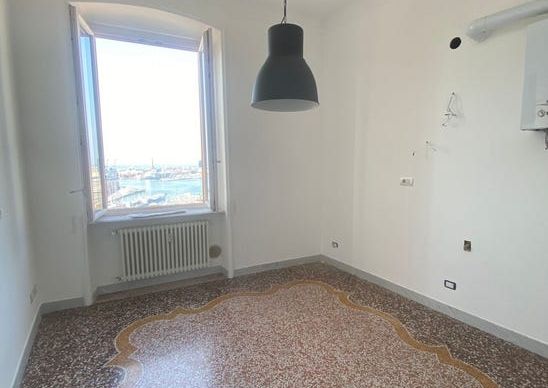 Via Gaetano Colombo, Genova, Liguria 16122