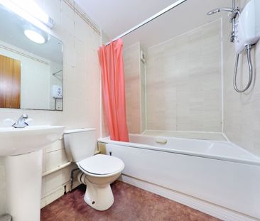 3 Bed Flat, Sienna Gardens, EH9 - Photo 2