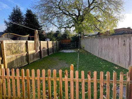 3 bedroom semi-detached house to rent - Photo 4