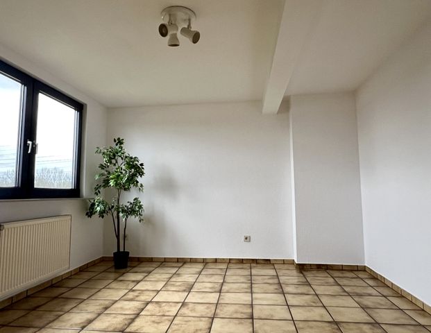 2-Zimmer-DG-Wohnung mit Balkon & Parkplatz - Foto 1