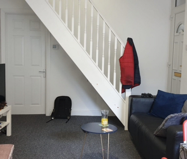 2 bedroom terraced house to rent - Photo 4