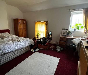 6 bedroom terraced house to rent - Photo 4