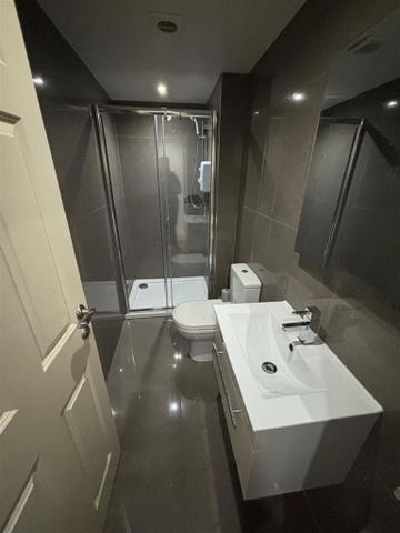 2 bedroom private hall to rent - Photo 5