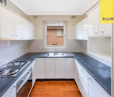 Charming Californian Bungalow in Prime Westmead School Catchment - Photo 6