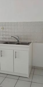 Location Appartement 1 pièce 41m² ST MARS LA JAILLE 44540 - Photo 3