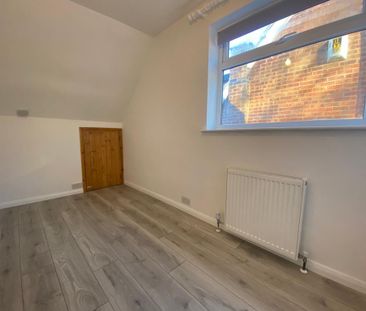 3 bedroom semi-detached house to rent - Photo 6
