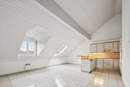 Charming attic apartment with fireplace - Photo 3