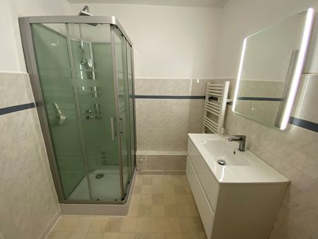 Location Appartement 2 pièces 69m² - Photo 5