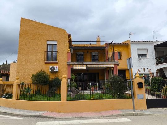 Alquiler de casa o chalet independiente en Coin - Photo 1