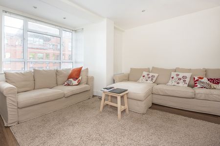 3 bedroom flat to rent - Photo 2