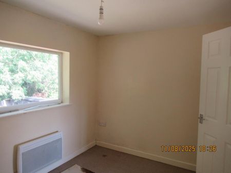 2 bedroom end of terrace house to rent - Photo 4