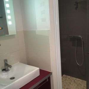 STUDIO - QUARTIER GRASLIN - SURFACE 26 m² - Photo 3