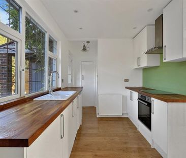 4 bedroom detached house to rent - Photo 5