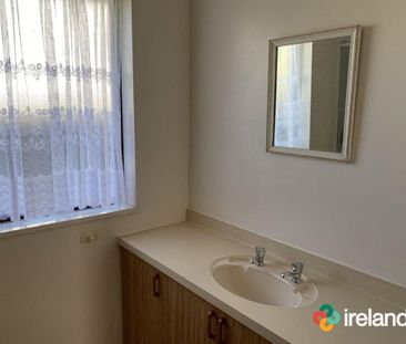 Neat & Tidy Two Bedroom Unit! - Photo 2