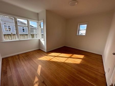 Rare Find, 3 Bedroom Standalone in Three Kings - Photo 5