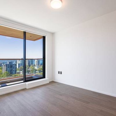 ***Brand New 1 bed+Den luxury apartment in downtown core - Photo 3