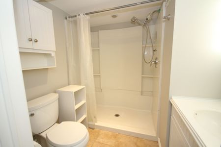 For Lease - 101 Kingsmount Park Road Unit# Lower, Toronto, Ontario - Photo 3