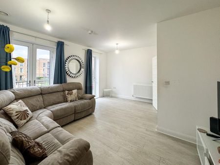 3 bedroom end of terrace house to rent - Photo 2