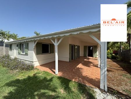Location Maison 5 pièces 109m² LE FRANCOIS 97240 - Photo 4