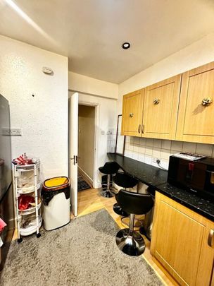 Room in a Shared Flat, Renters Avenue, NW4 - Photo 1