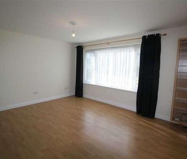 Denton Court, Burton Latimer, NN15 - Photo 1