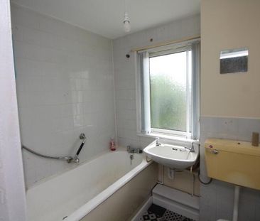 205 Castlemara Drive, Carrickfergus, BT38 7RJ - Photo 2