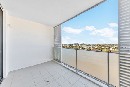 Modern 2-Bedroom Apartment in the Heart of Auburn - Photo 4