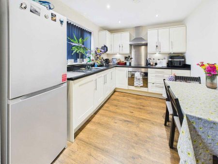 2 bedroom apartment to rent - Photo 4