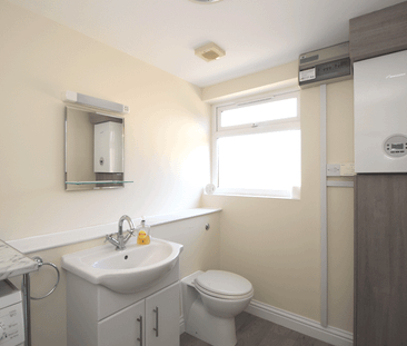 3 bedroom semi-detached house to rent - Photo 3