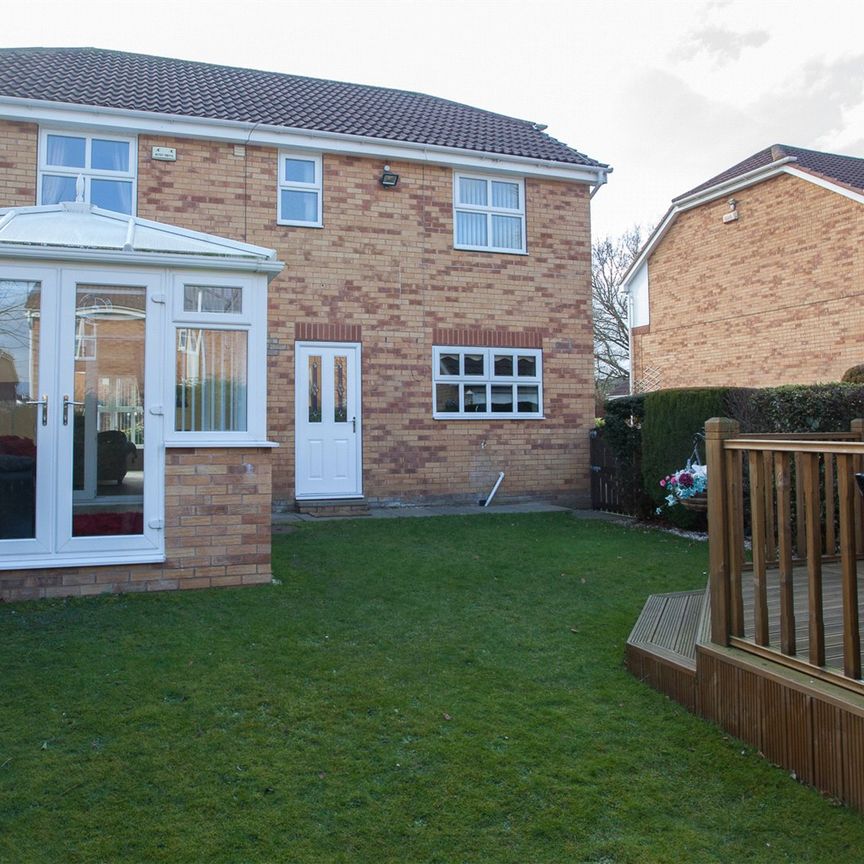 4, Middlethorne Court, Leeds, LS17 8SW - Photo 1