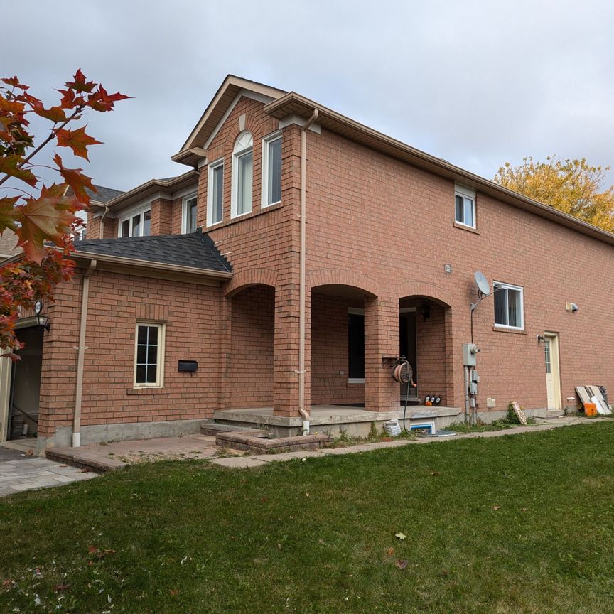 For Lease - 1423 Quest Circle, Mississauga, Ontario - Photo 1