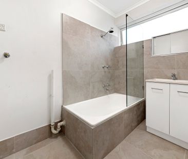 Spacious 2 Bedroom Apartment In Great Location! - Photo 1