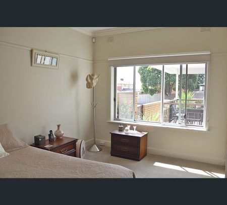 1/953 High Street, Reservoir, Vic 3073 - Photo 2