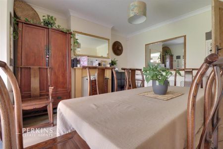 3 bedroom terraced house to rent - Photo 3